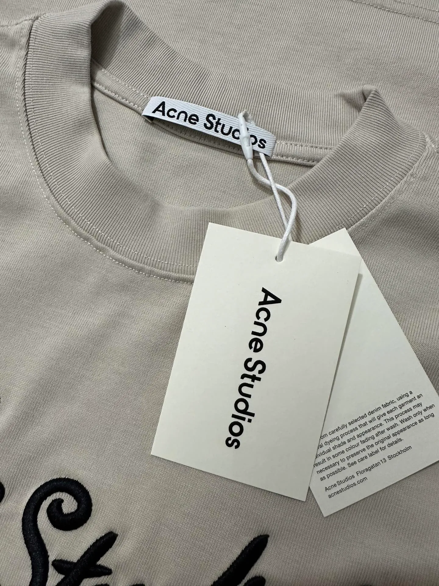 ￼ 145 Acne studio 3D three-dimensional letter embroidery round neck short-sleeved T-shirt Fabric: Made of high-definition ultra-heavy cotton double yarn compact Xinjiang cotton Gram weight gram Paired with 2*2 Salona rib g Clean cloth surface Clear cloth texture Firm and stiff High color fastness No change No Color Change Customized hardware Thread Accessories Alignment Men and women Same Style Color: Black White Blue card color Black Black Size: XS S M L XL
